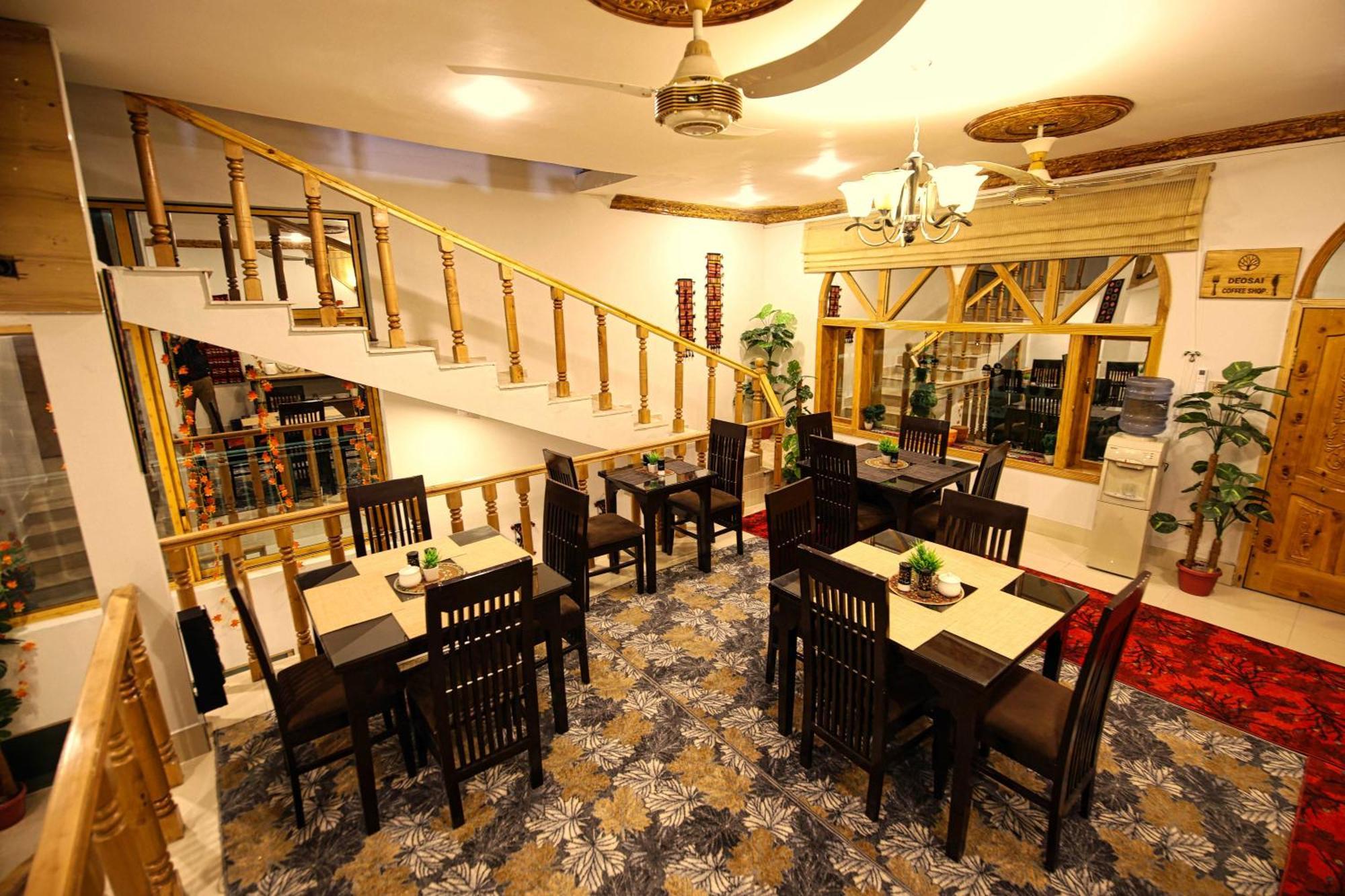 Oak Residency Hotel Gilgit Exterior photo